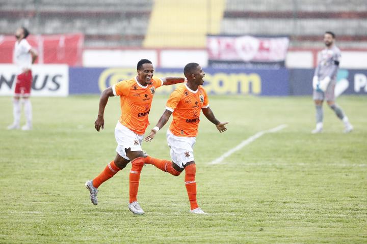 Nova Iguaçu vence o Bangu por 3 a 2