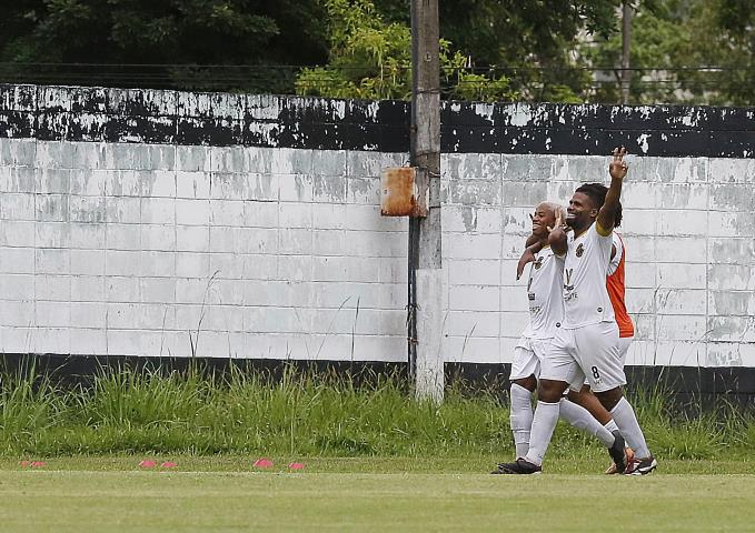 São Gonçalo sai na frente na final da Série B1