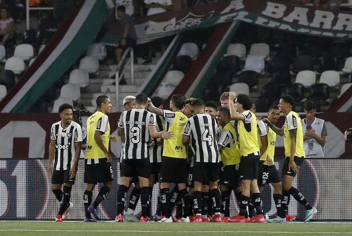 Botafogo vence o 1º clássico do Carioca Superbet