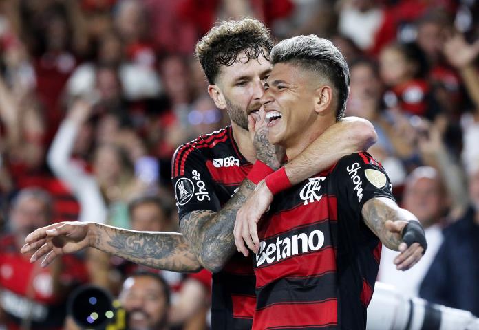Gol no fim coloca Rubro-Negro em vantagem na semifinal da Libertadores