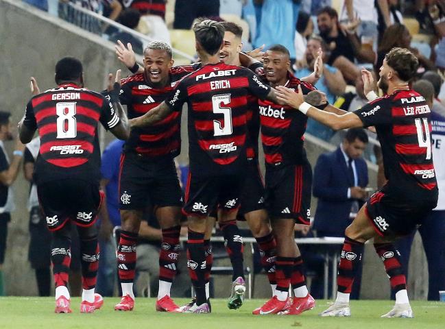 Flamengo sai na frente na decisão do Carioca Superbet