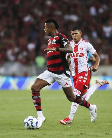 Flamengo estreia com empate no Brasileirão