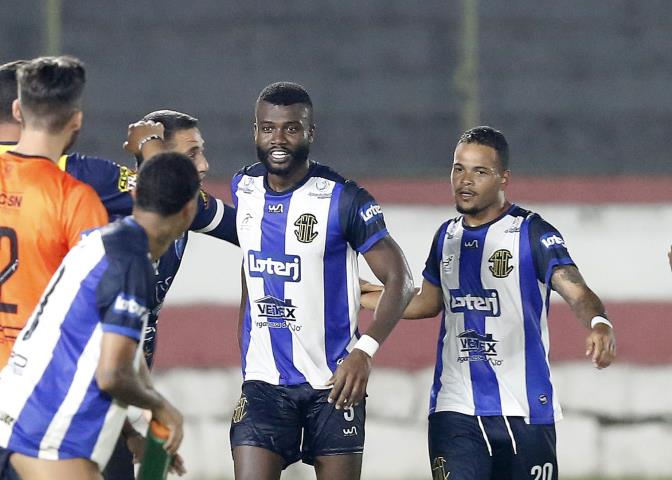 São Gonçalo ganha de novo e segue 100% na Taça Santos Dumont