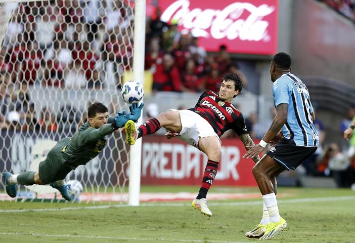 Empate mantém Rubro-Negro na ponta do Brasileirão