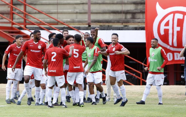 America fica em vantagem na primeira partida da decisão da Copa Rio