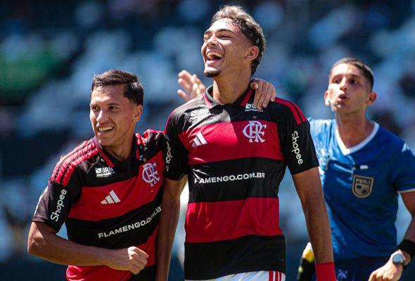 Flamengo supera o Botafogo no clássico e segue na liderança do Carioca Sub-20