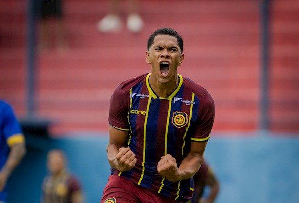 Madureira vira sobre o Sampaio e entra no G4