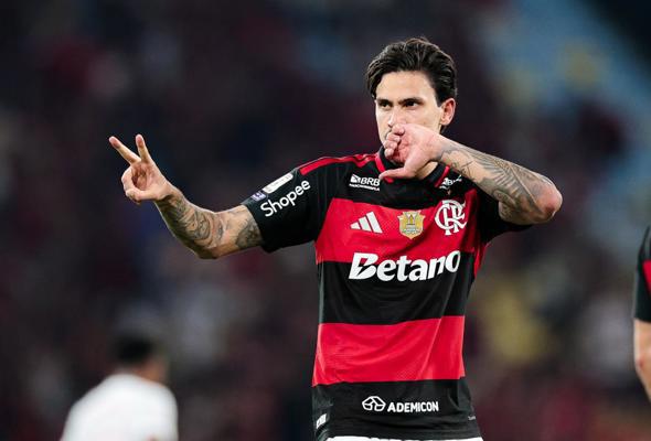 Triunfo sobre o Bragantino-SP amplia vantagem rubro-negra na liderança