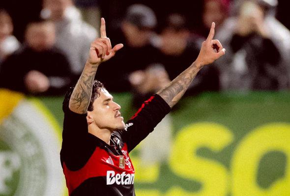 Goleada na volta do Flamengo ao Campeonato Brasileiro