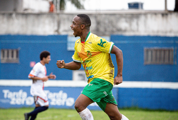 Santa Cruz bate o Paraty e salta para a vice-liderança da B2
