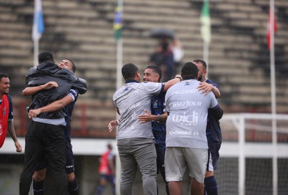Araruama vence o America e embola a luta contra o rebaixamento na A2