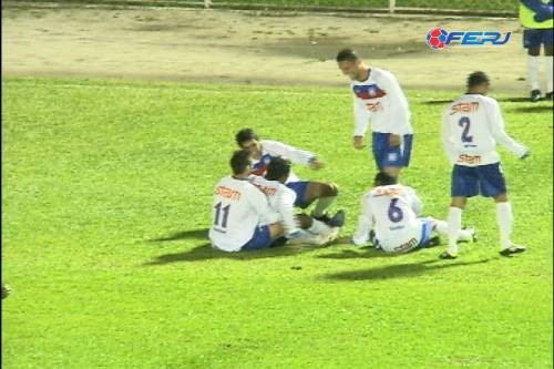 Friburguense vence o Serra Macaense e assume a liderança