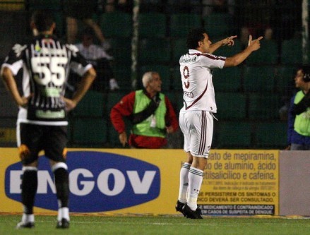 Fluminense goleia o Figueirense e garante vaga na Libertadores