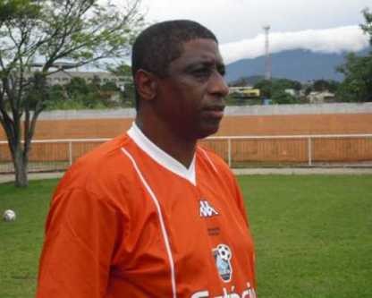 Angra apresenta treinador e reforços para a Série B