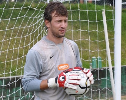 Em situações opostas, Sendas e Mesquita se enfrentam neste sábado