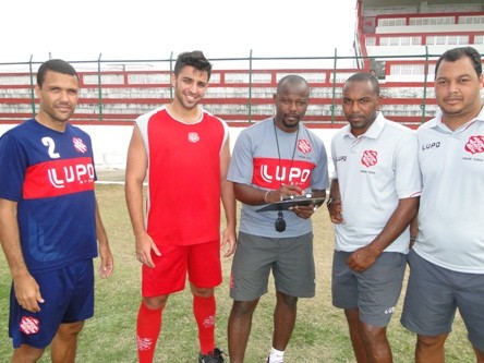 Bangu aposta em experiência e juventude na Copa Rio