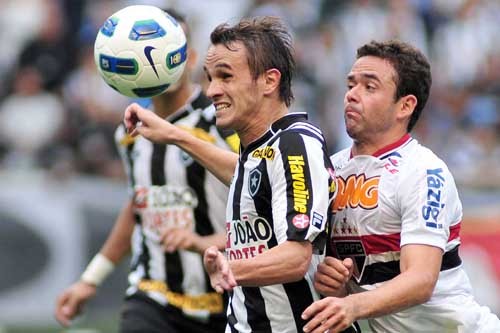 Botafogo deixa a vitória escapar no fim