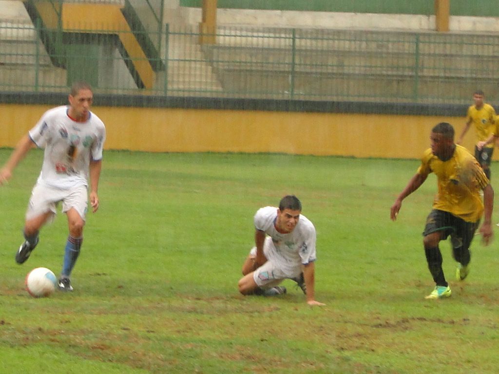 São João da Barra vence mais uma de virada