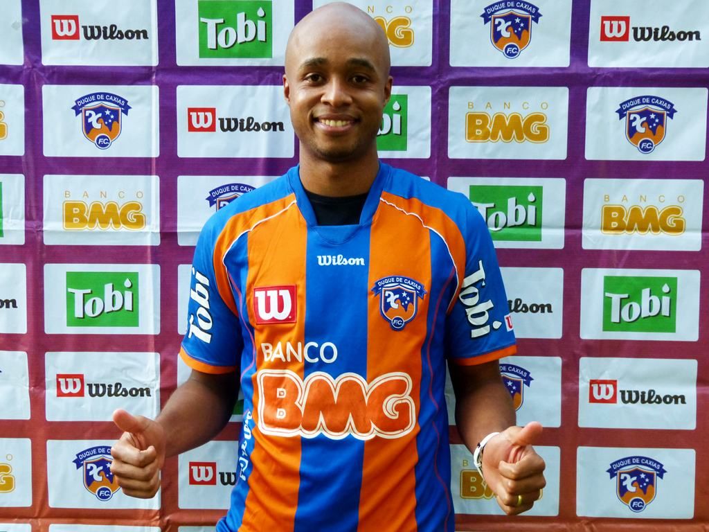 Irineu, ex-Flamengo e Cruzeiro se apresenta ao Duque de Caxias