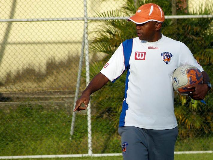 Amilton Oliveira não é mais técnico do Duque de Caxias