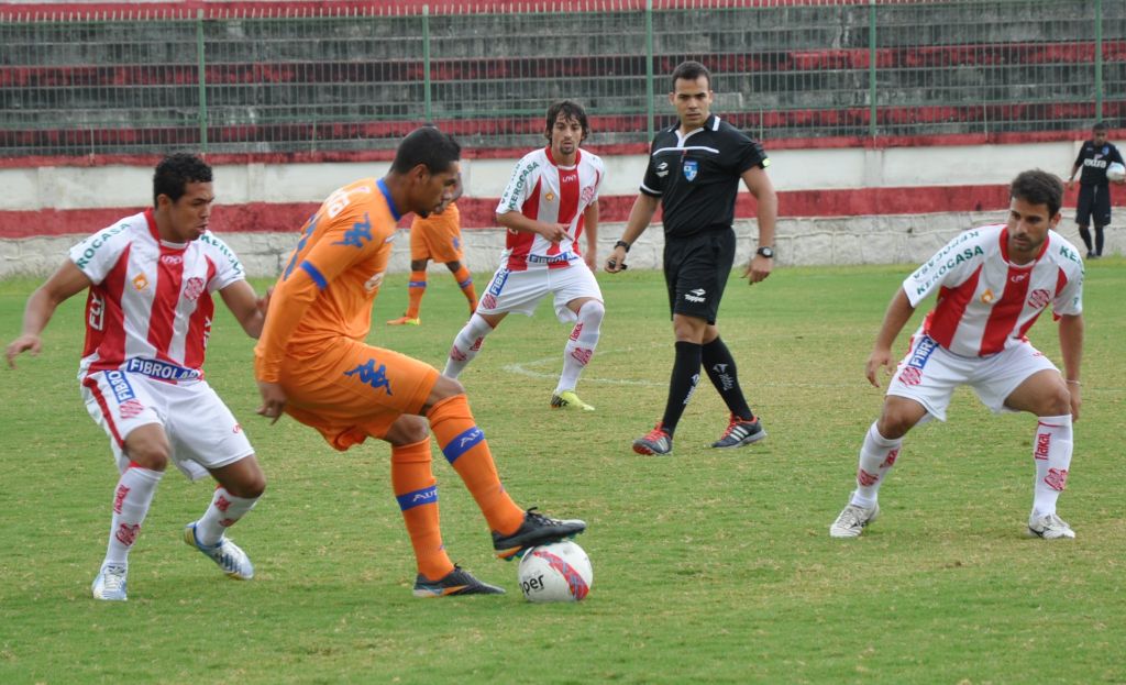 Audax vence o Bangu e segue na busca da segunda vaga