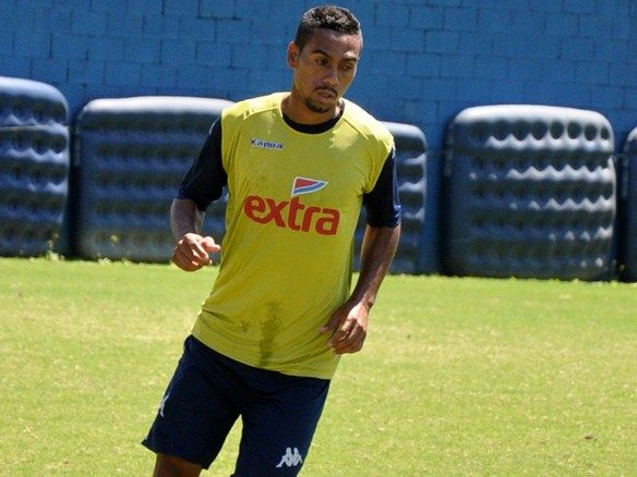 Denilson: "Não podemos dar brechas na segunda fase"