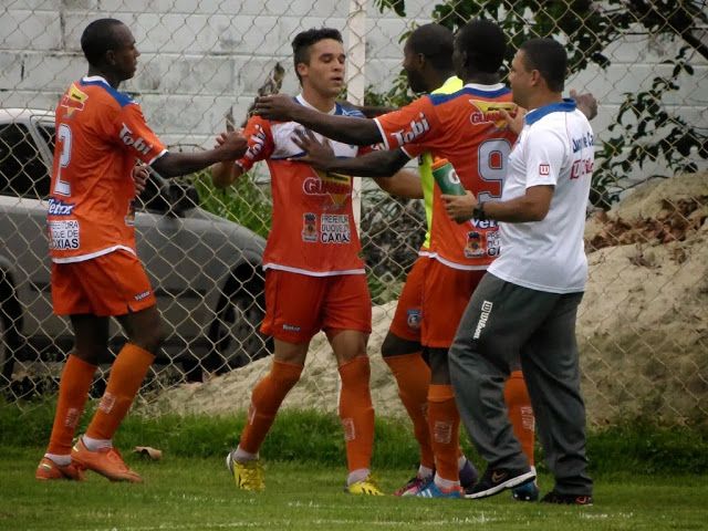 Duque de Caxias vence e pula para vice-liderança do Grupo E