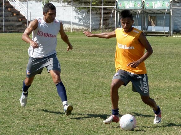 Titulares do Duque de Caxias treinam pesado no Marrentão