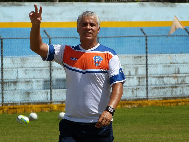 César Diniz é novo técnico do Duque de Caxias