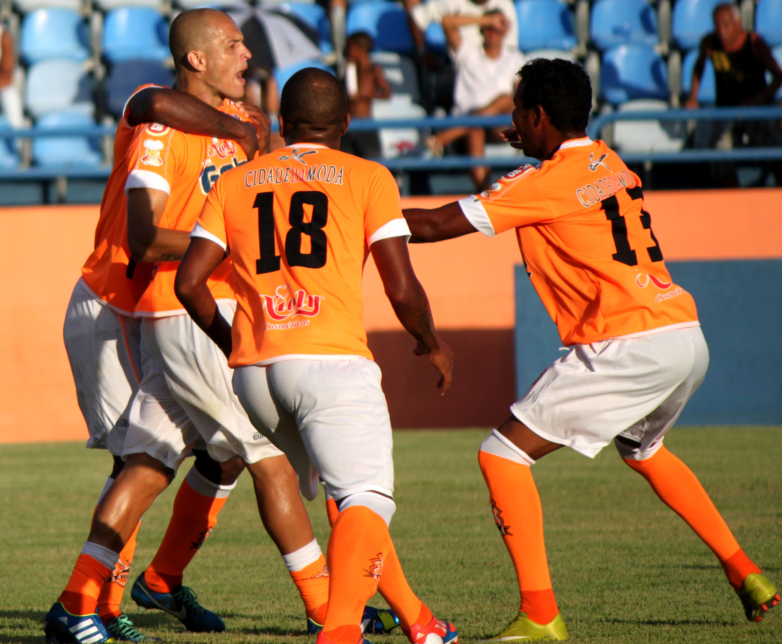 Nova Iguaçu estreia com vitória no Carioca