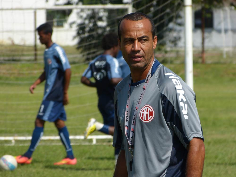 Ailton Ferraz: "Quebra de tabu contra o Bangu é a primeira das três decisões"