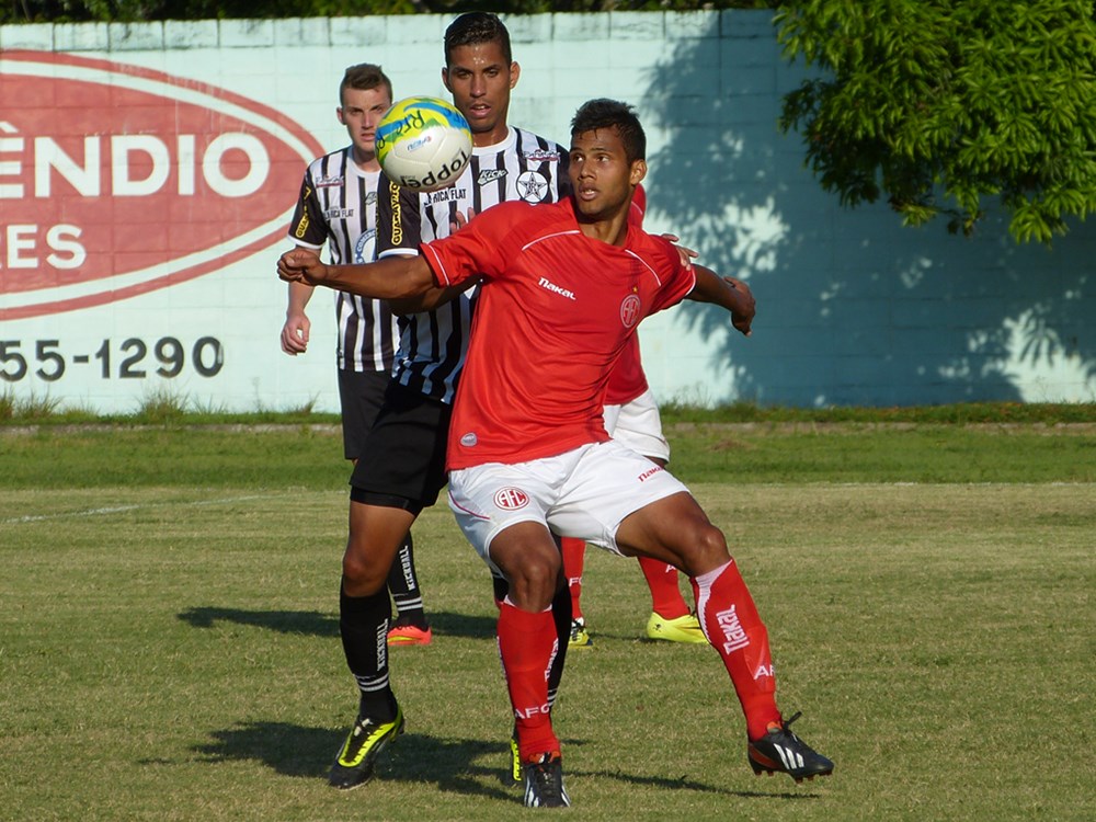 Resende e America empatam no estádio do Trabalhador