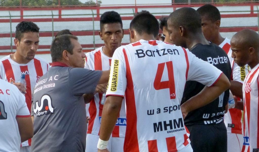 Mario Marques segue no comando do Bangu para o Carioca 2015