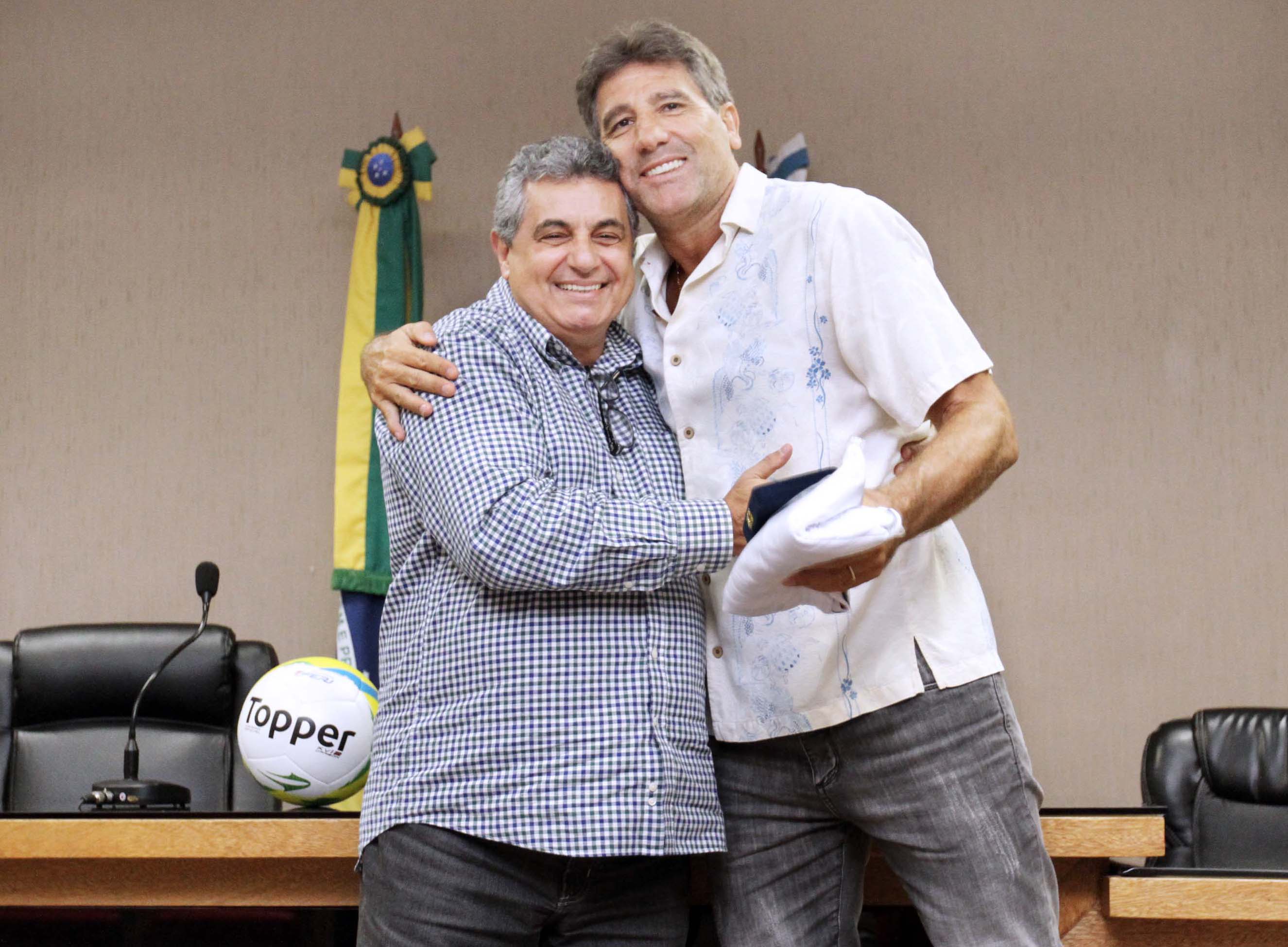 Renato Gaúcho visita FERJ