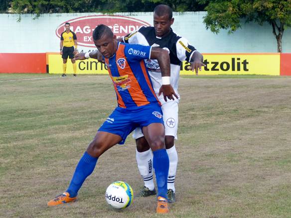 Duque de Caxias conquista primeira vitória
