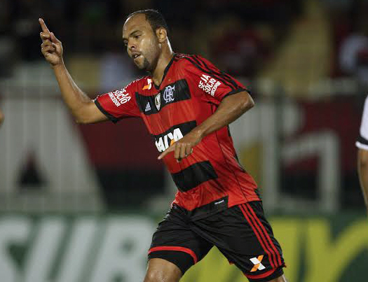 Alecsandro marca dois e Flamengo vence o Resende