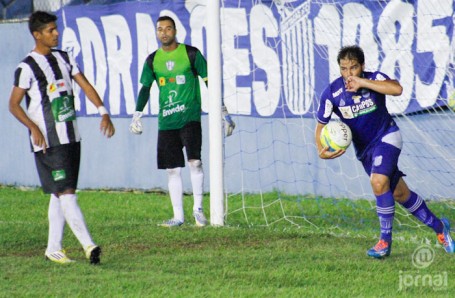 Goytacaz faz o dever de casa e goleia o Queimados