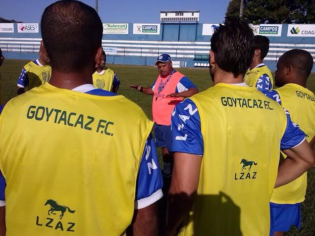 Ingressos à venda e time de olho na liderança