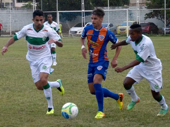 Duque de Caxias perde mais uma na Série C