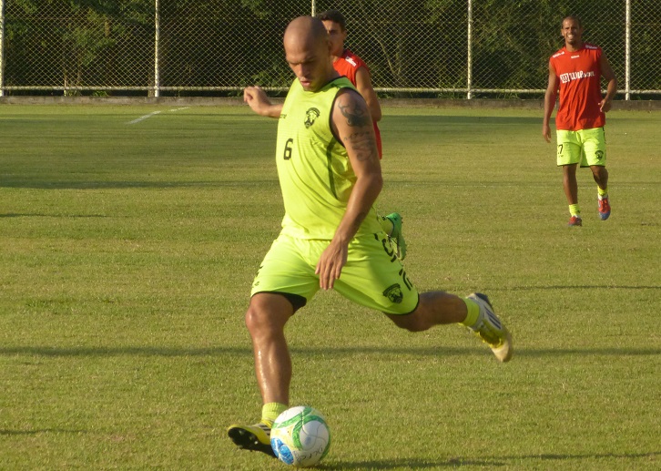 Duque de Caxias acerta contratação do meia Harison