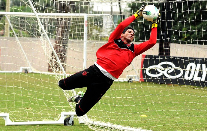 Verdão de Bacaxá contrata goleiro Marcelo Carné, ex-Fla
