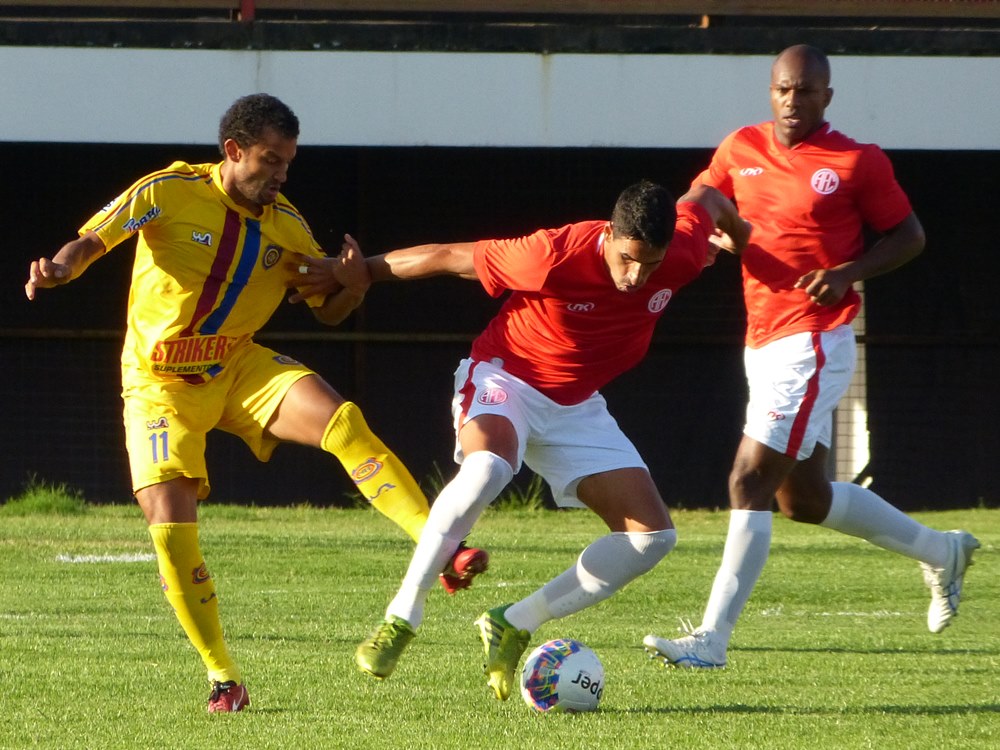 America bate o Madureira e assume a liderança do Grupo C da Copa Rio