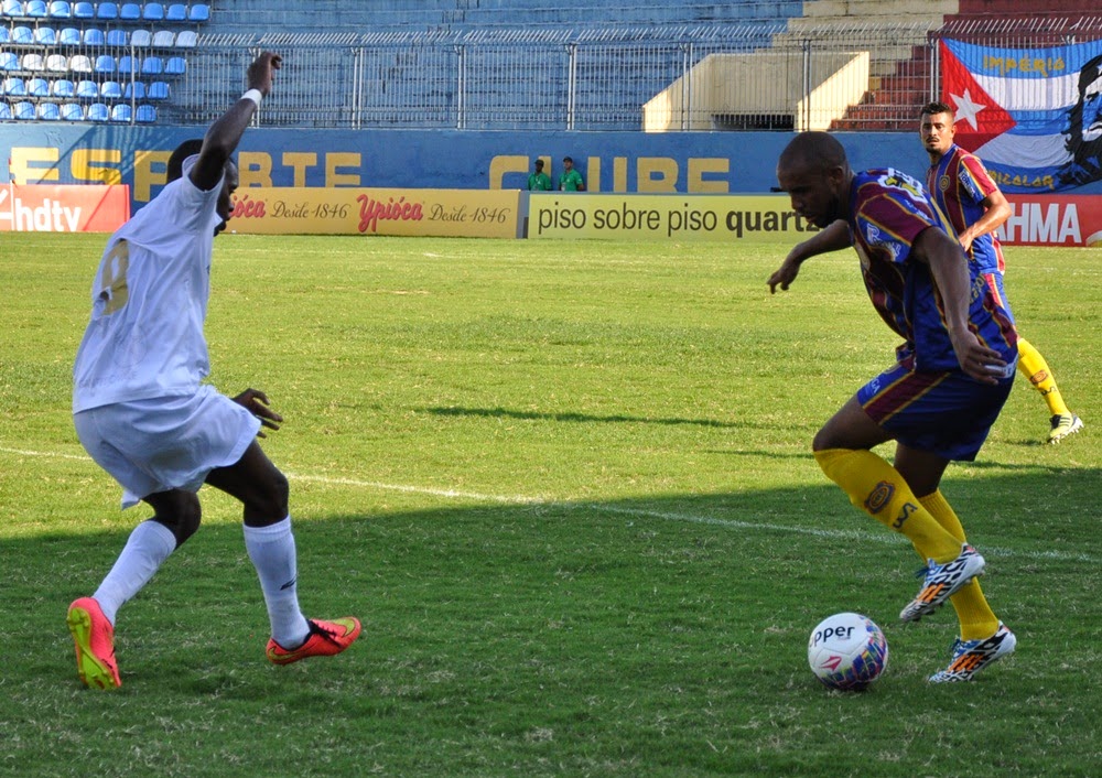 Madureira derrota o Resende e se aproxima dos líderes