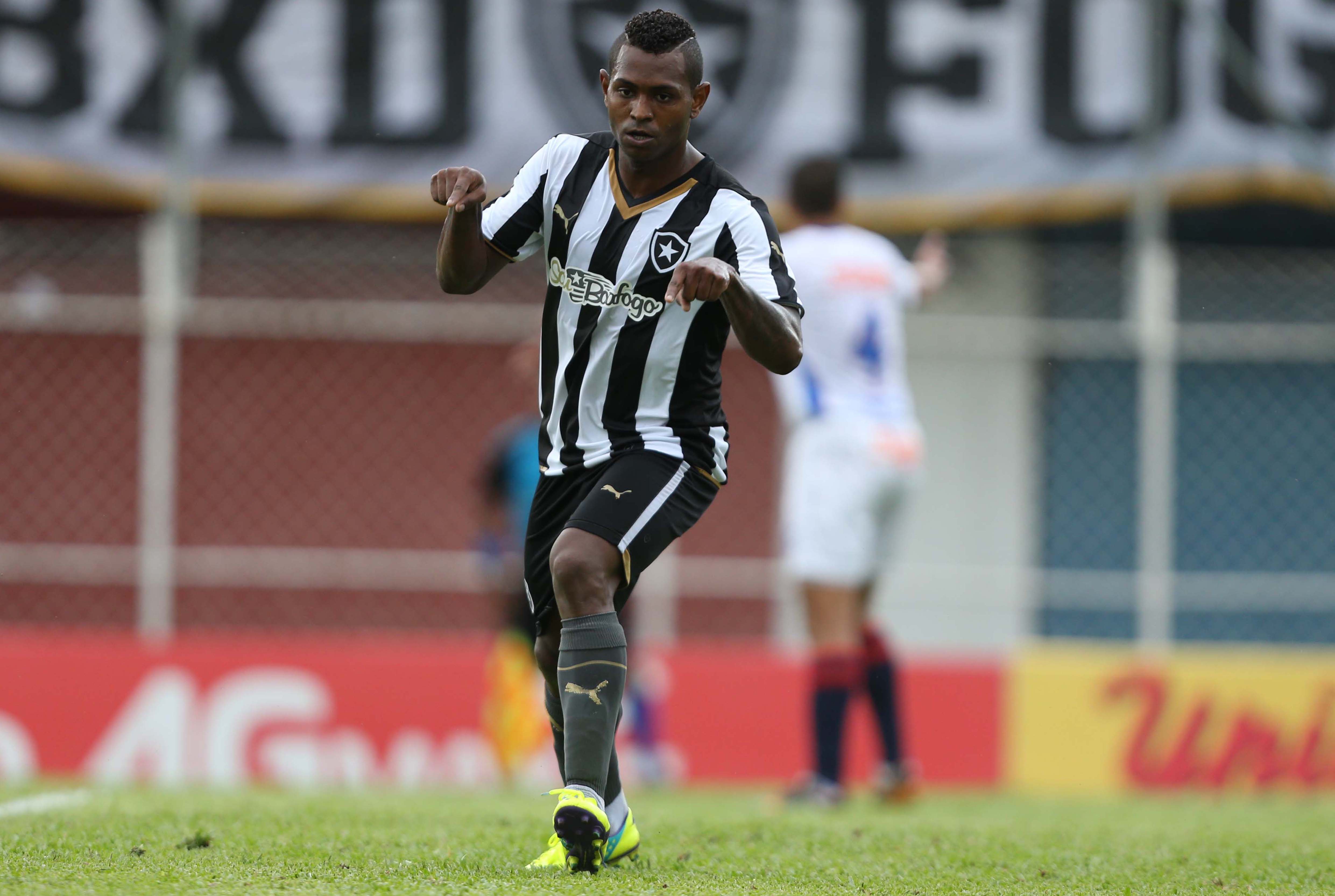 Botafogo bate o Friburguense com show de Bill e Jobson