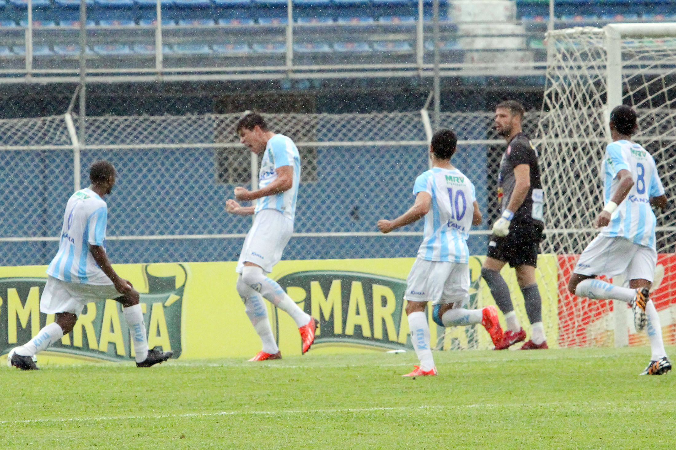 Macaé vence o Tigres do Brasil e se aproxima do G-4