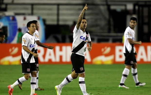Vasco vence a segunda no Carioca