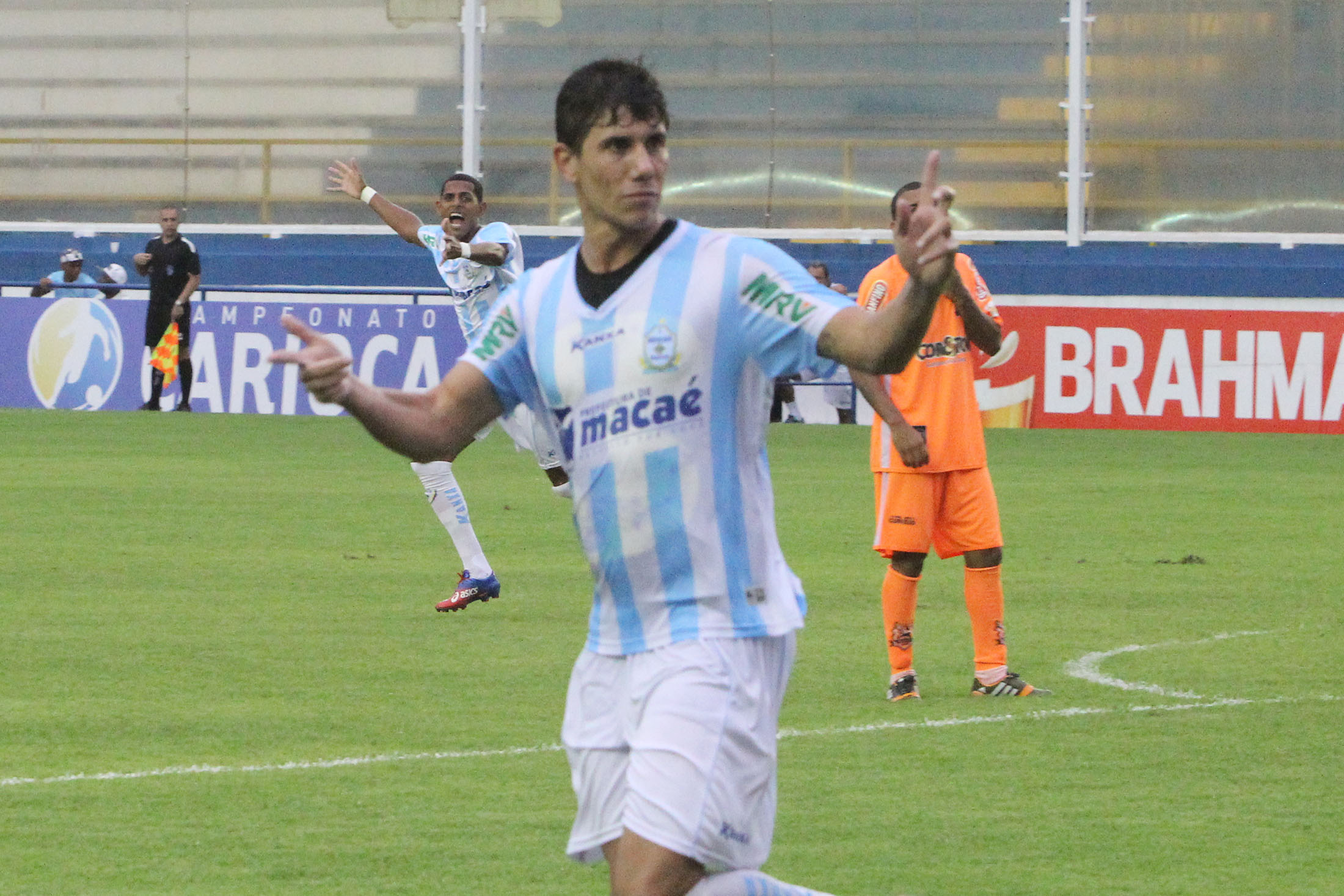 Macaé derrota o Nova Iguaçu e se aproxima do G4