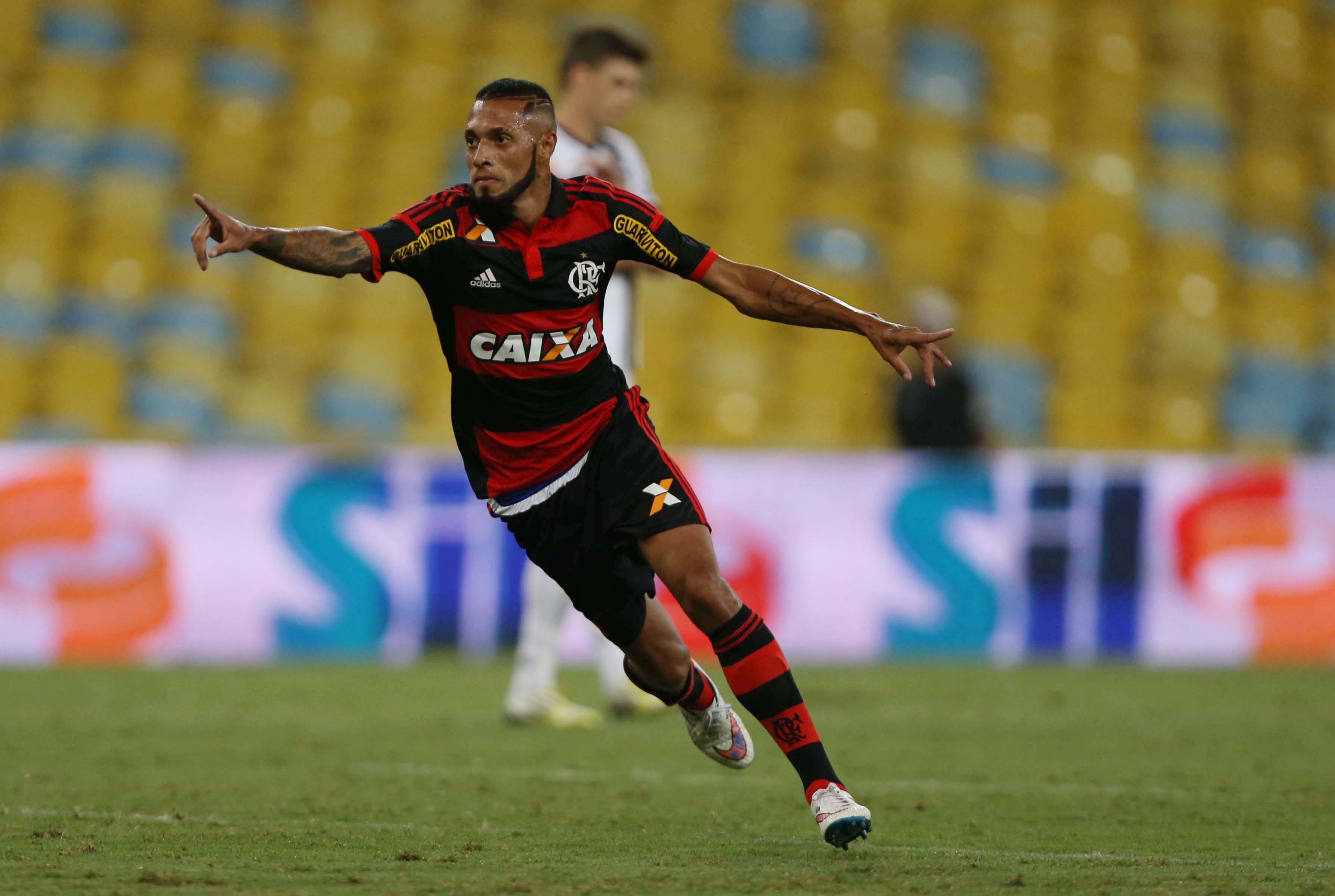 Flamengo vence o Volta Redonda e permanece no G4