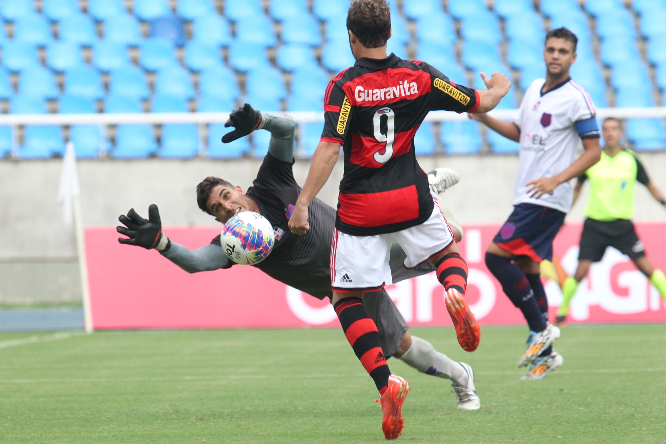 Flamengo assume a ponta do Campeonato Carioca Sub-20