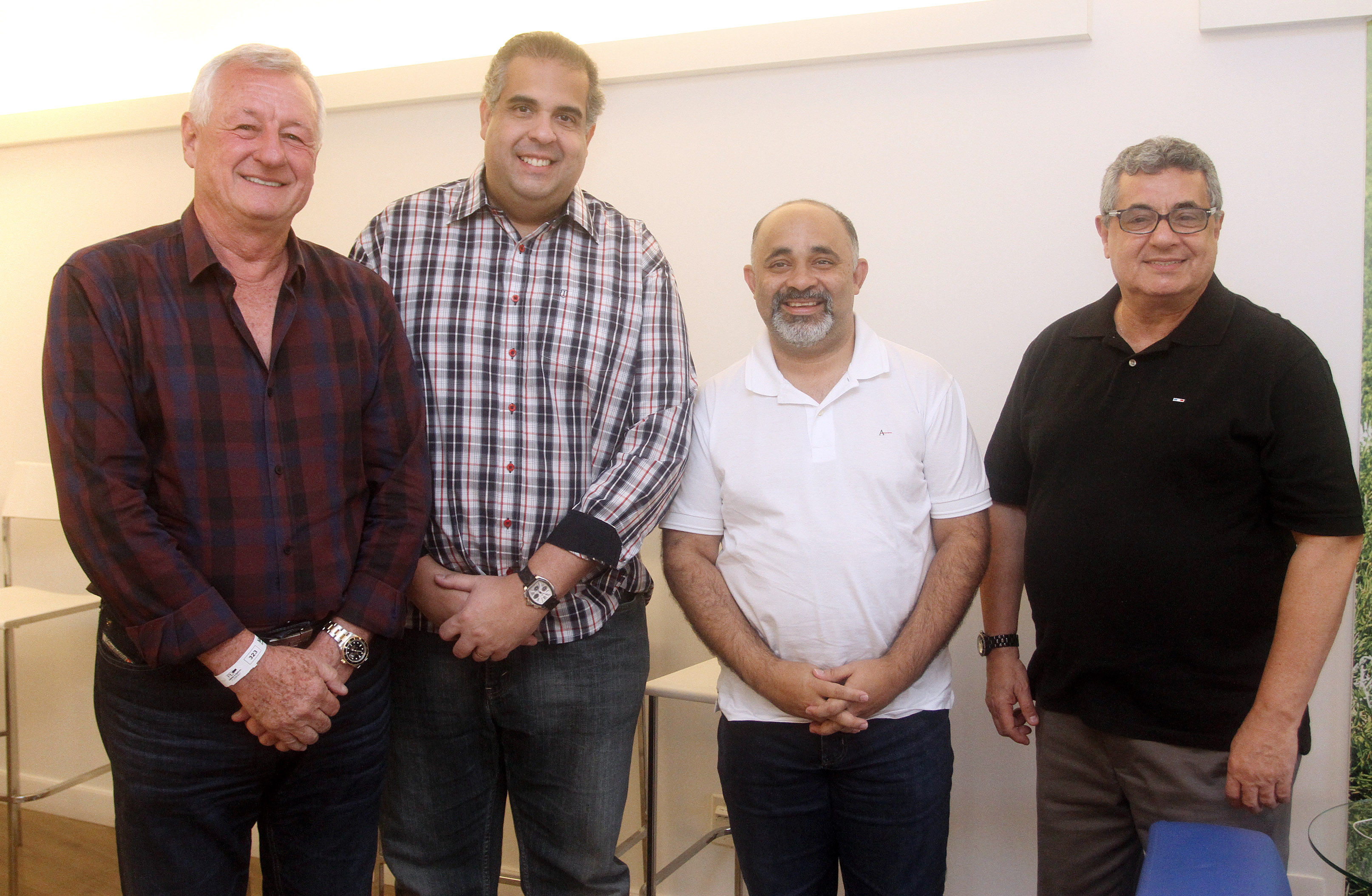 Ministro do Esporte prestigia semifinal do Carioca